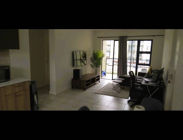 2 BEDROOM APARTMENT TO LET IN ADMIRALS PARK